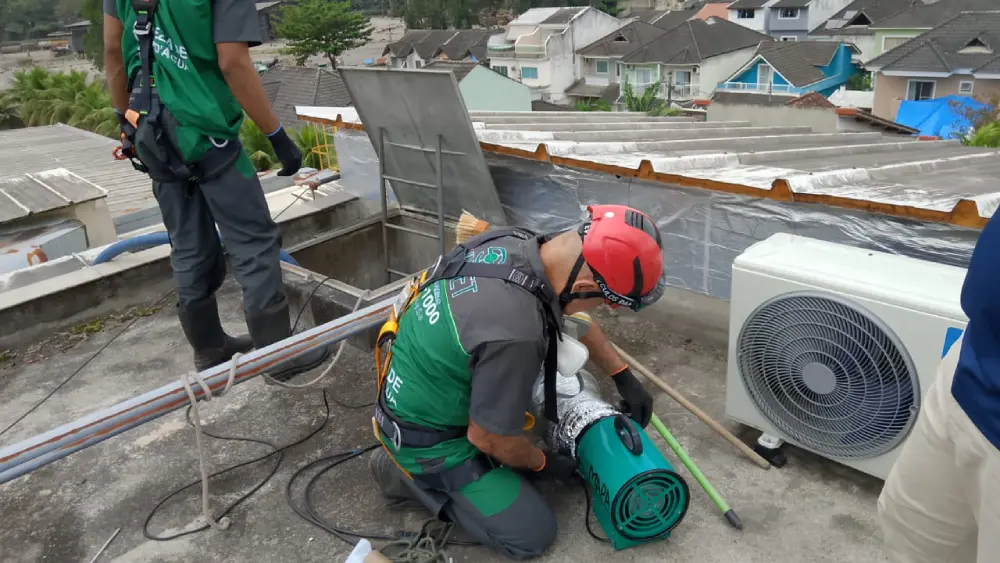 Limpeza de caixa d’água e cisterna - Rio de Janeiro // Dedetizadora RJ Limpeza de caixa d’água e cisterna - Rio de Janeiro // Dedetizadora RJ